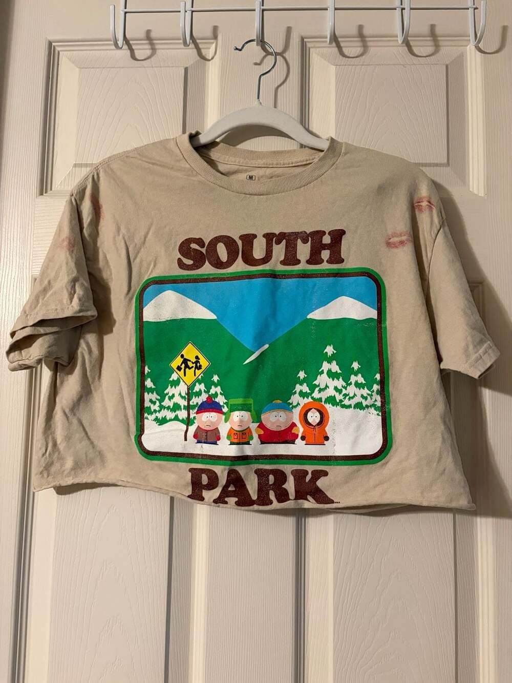 Ripple Junction South Park Kiss Marks Graphic Crop T-Shirt, Size M